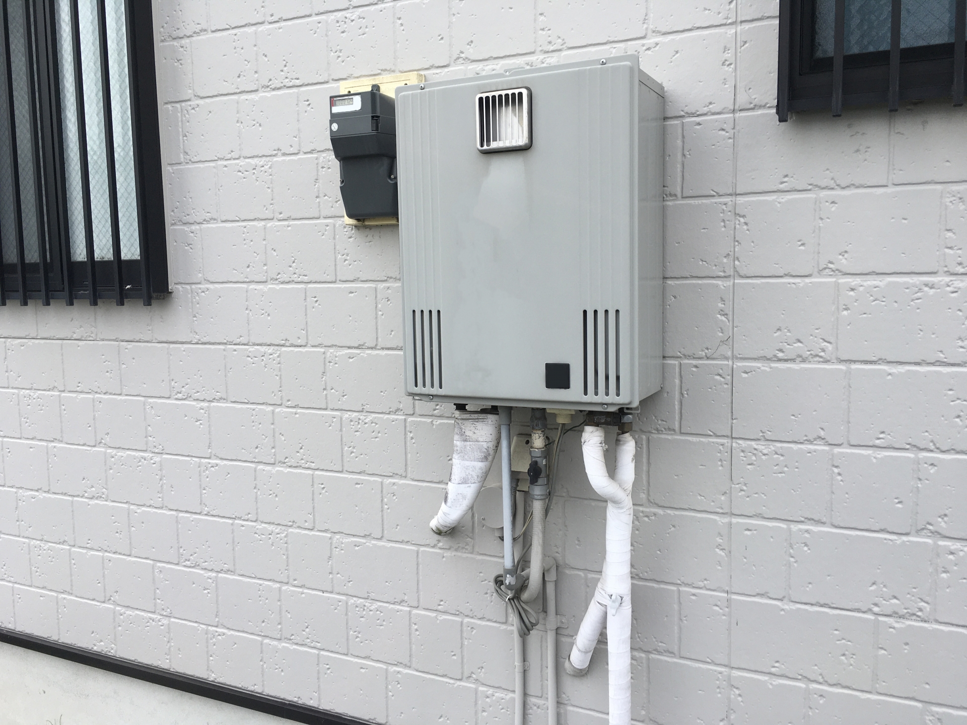 ガス給湯器とエコキュートの違いとは？コスト・性能・メリットを徹底比較